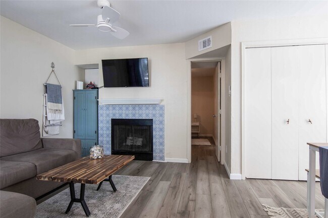 Foto del edificio - 3506 Cove View Blvd
