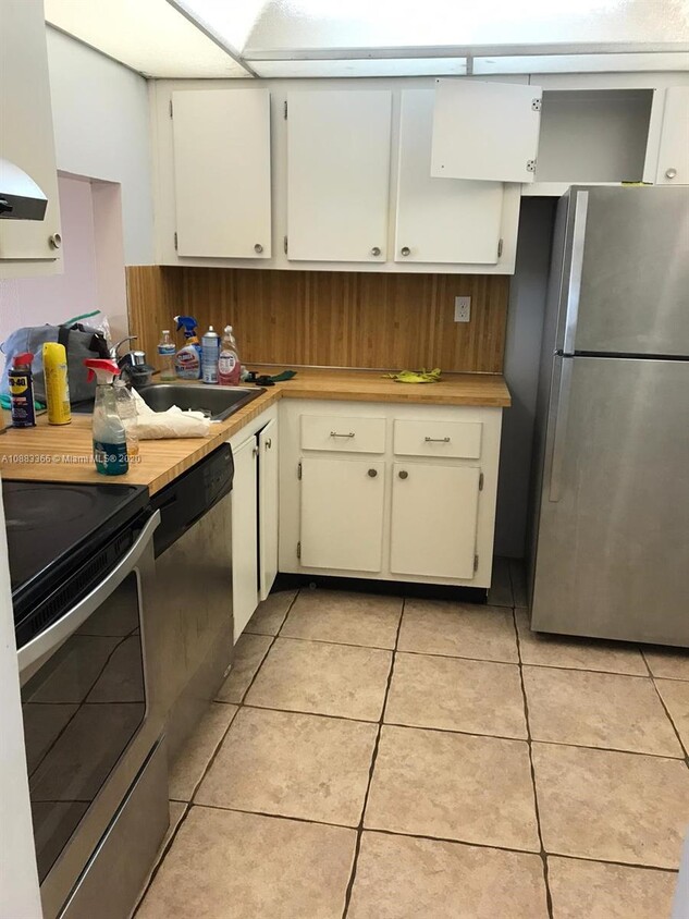 Foto principal - 1 bedroom in North Miami FL 33162