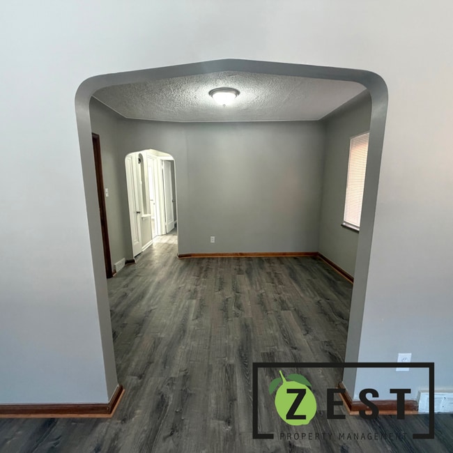 Building Photo - 19691 Cliff St