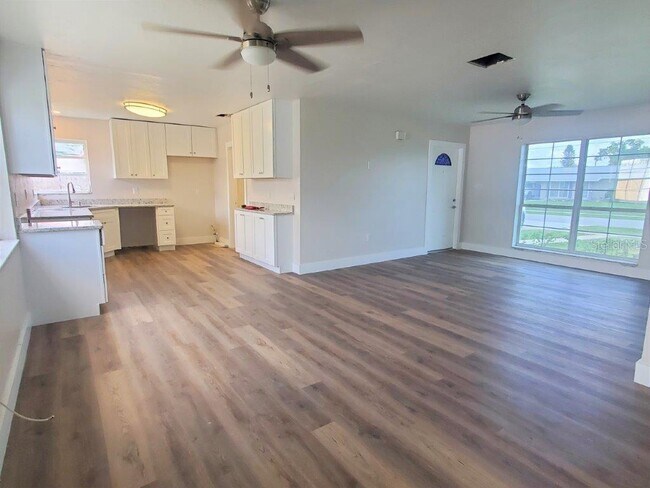 Building Photo - 2377 Starlite Ln