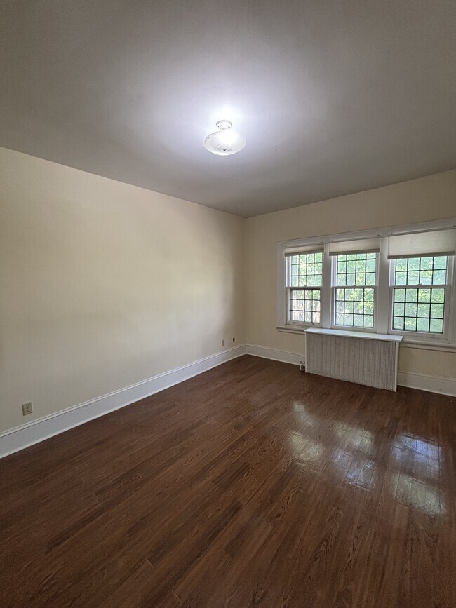 Building Photo - 6 Range Rd