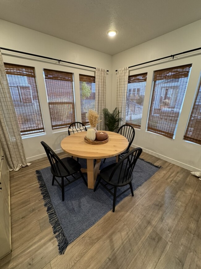 Dining room - 50 W Gentile St