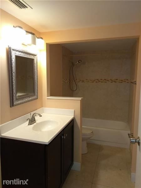 Building Photo - 8425 Forest Hills Dr