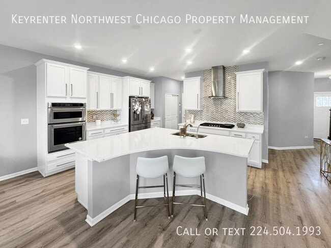 Building Photo - 142 Roslyn Pl