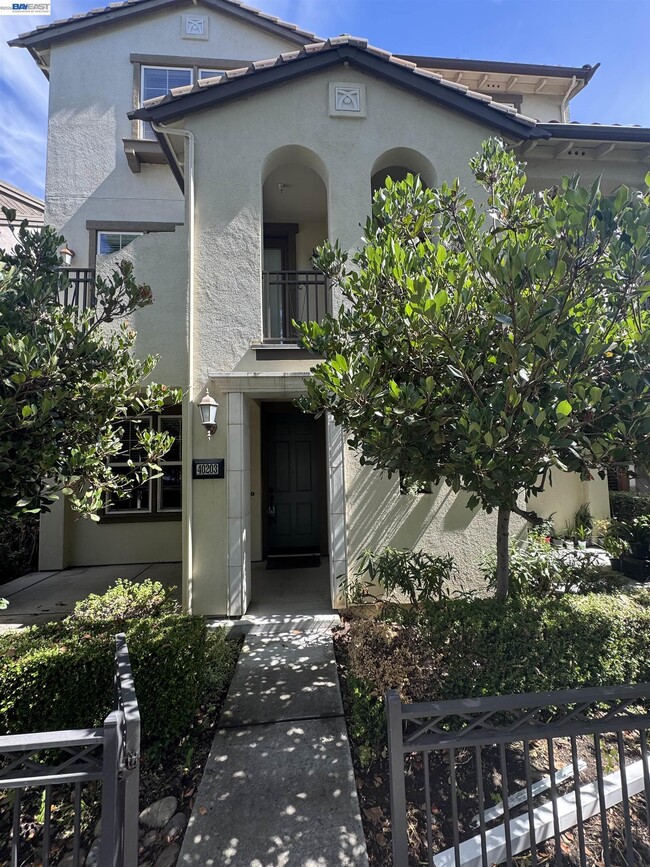 Building Photo - 40203 Antigua Rose Terrace