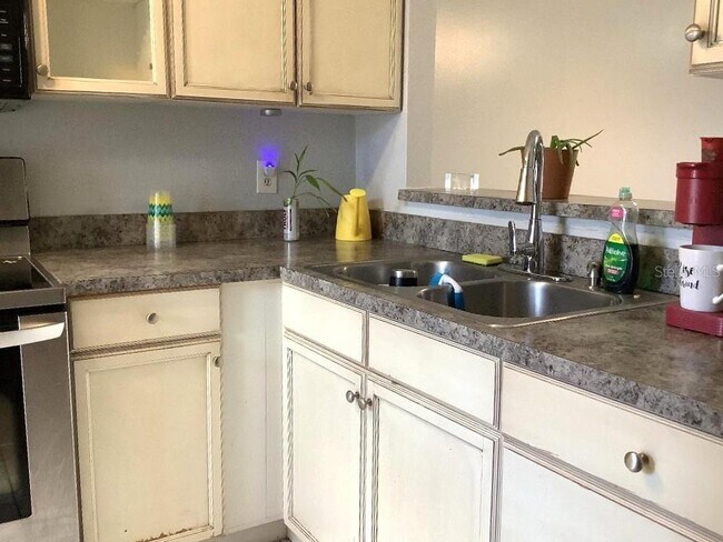 Foto del edificio - 53 Silver Park Cir