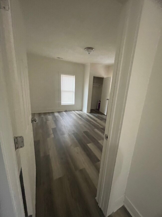Building Photo - 302 Black St
