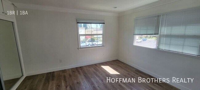 Building Photo - 4551 Hazeltine Ave