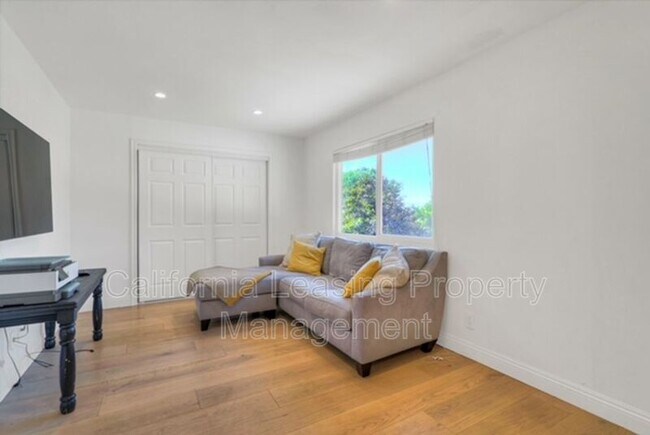 Foto del edificio - 28365 Robin Ave