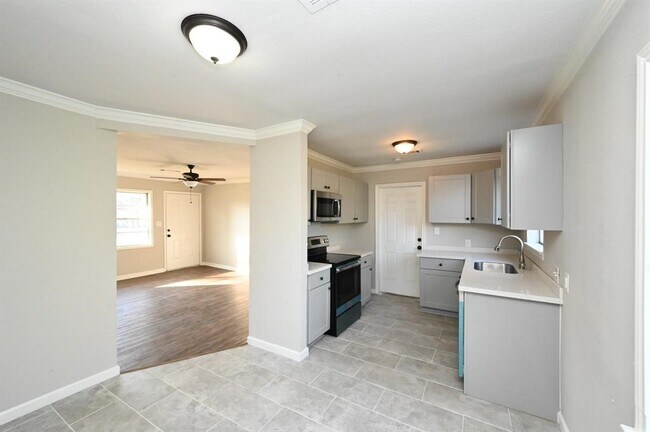 Foto del edificio - 1411 Laskey St