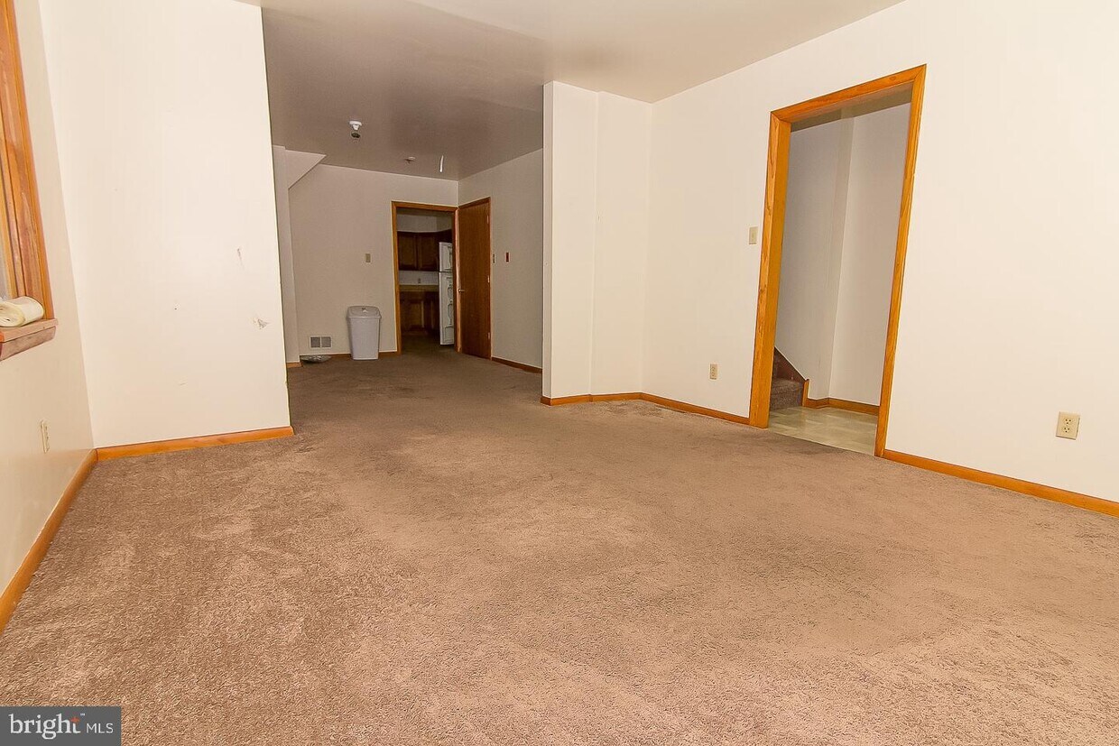 41 N Railroad Ave, Pedricktown, NJ 08067 House Rental in Pedricktown