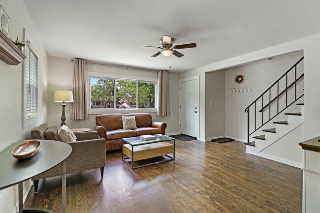 Foto del edificio - 2313 Western Ave