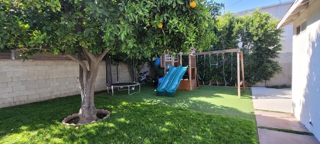 Building Photo - 12619 Tiara St