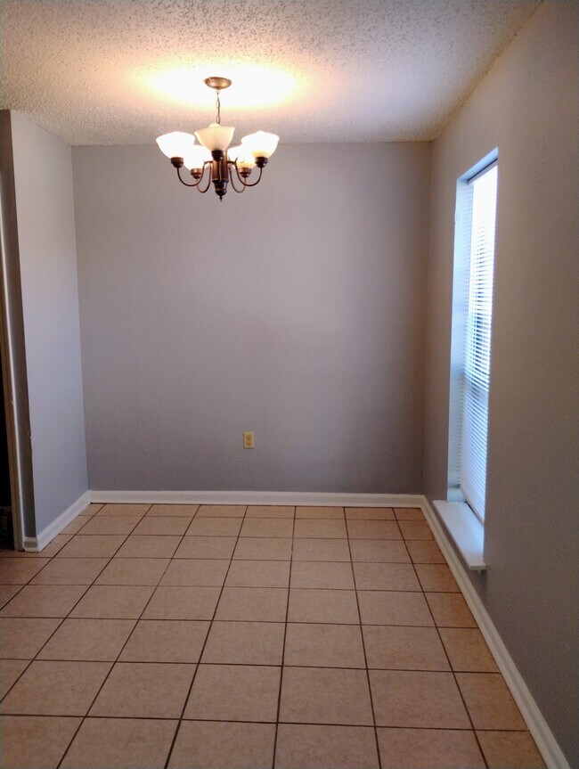 Foto del edificio - 1754 Cedar Lake Dr