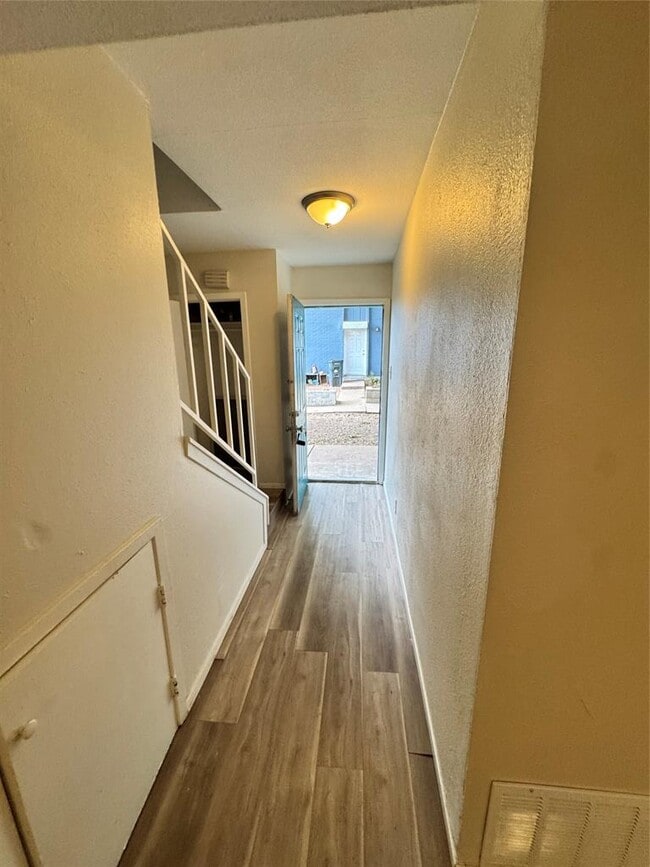 Foto del edificio - 3822 Southway Dr