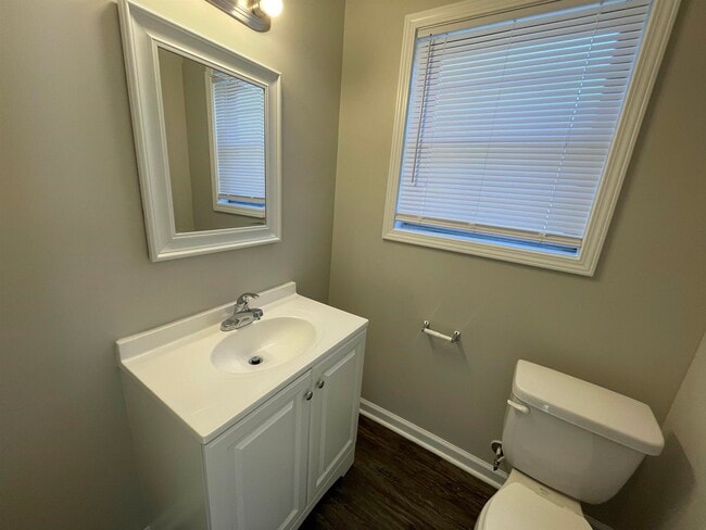 Building Photo - 5282 Queen Anne Dr