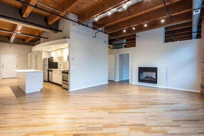 Foto del edificio - 1601 S Indiana Ave