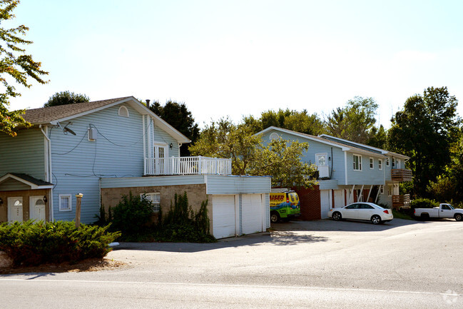 Building Photo - Guion Creek Apartments