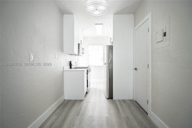 Building Photo - 2418 Flamingo Dr