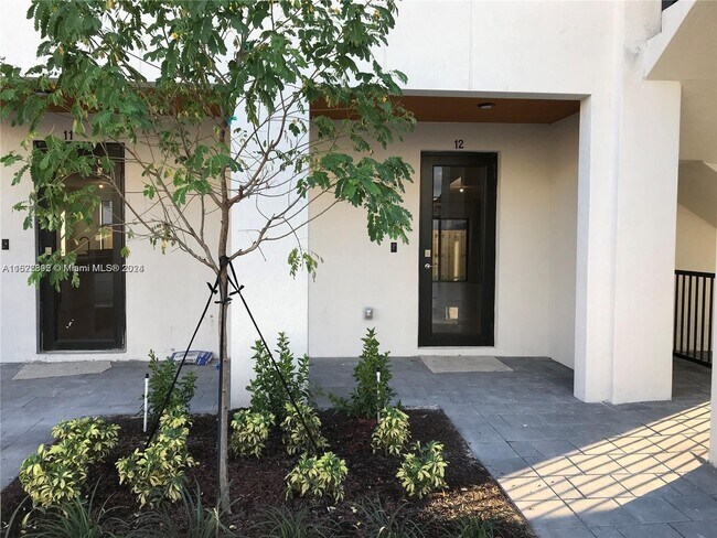 Building Photo - 10437 NW 82nd St