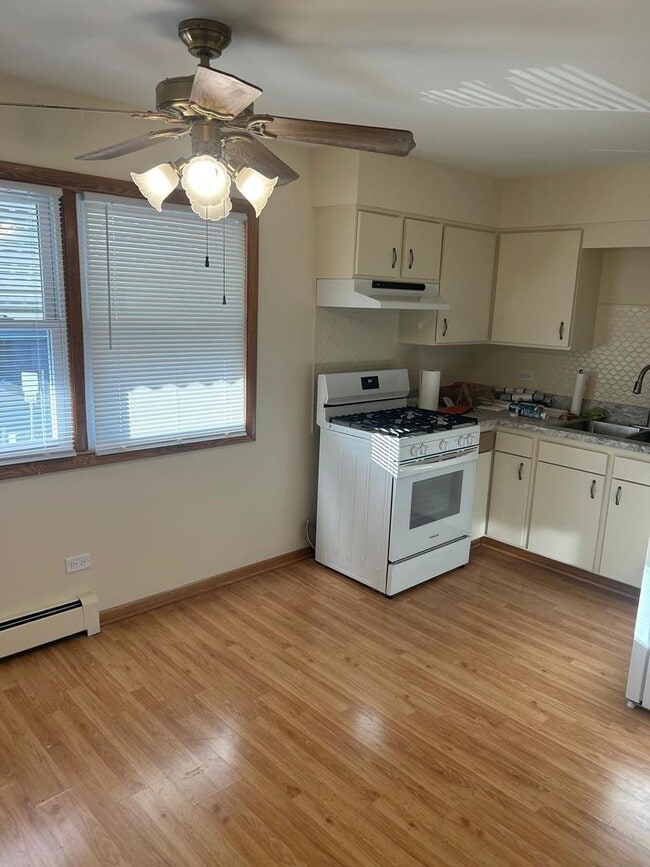 Building Photo - 11250 Moraine Dr