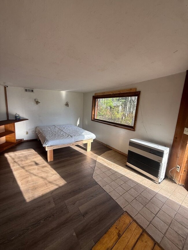 Foto del edificio - Cozy 2 Bedroom, 1 Bath, With a great Locat...