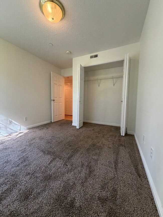 Building Photo - 2123 Morning Star Dr