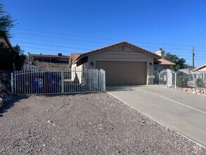 Building Photo - 2524 S Ridge Ave