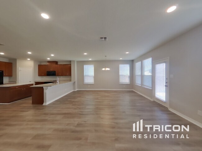 Building Photo - 2427 Lazo Smt
