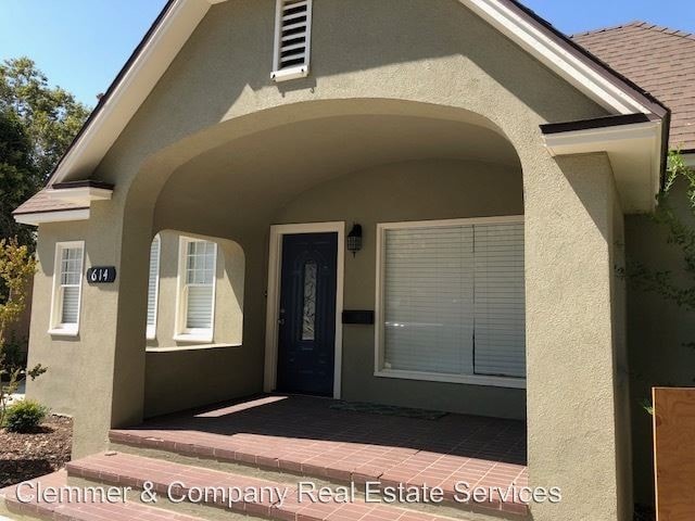 Building Photo - 2 br, 2.5 bath House - 614 E. Tulare Ave