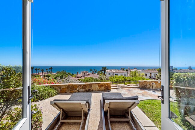 Building Photo - 34 Surfspray Bluff