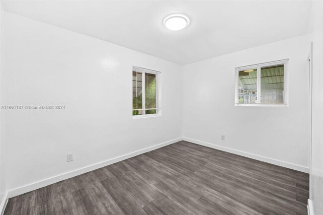 Foto del edificio - 3 bedroom in Miami FL 33147