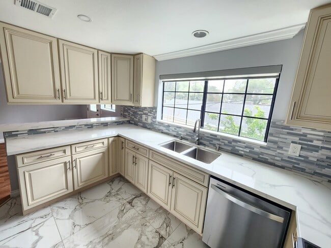 Foto del edificio - 21217 De la Guerra St