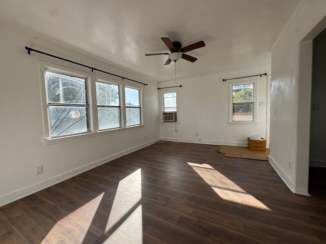 Building Photo - 7009 Fountain Ave