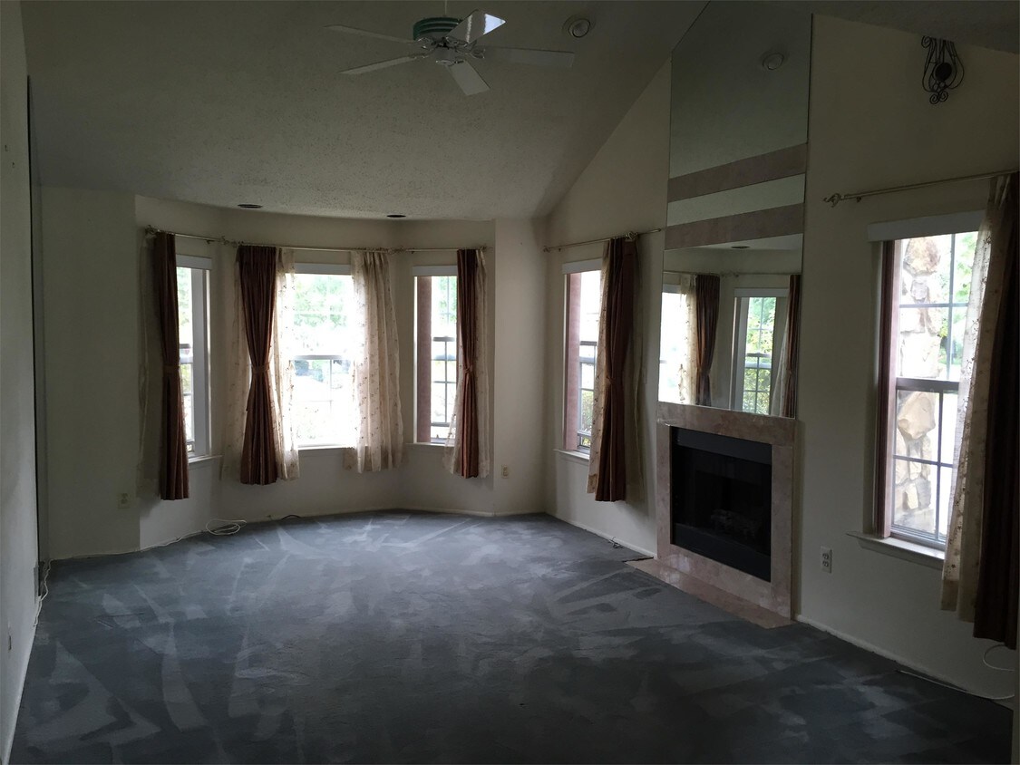 Primary Photo - 232 Nebula Rd