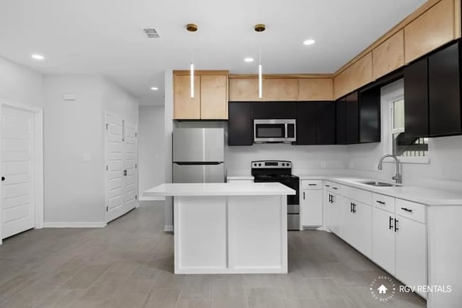 Building Photo - 3813 N Mezcal Dr
