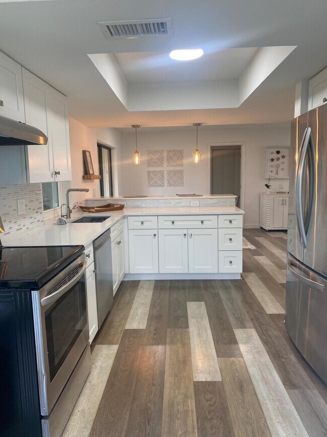 Foto del edificio - 6388 Sleepy Willow Way