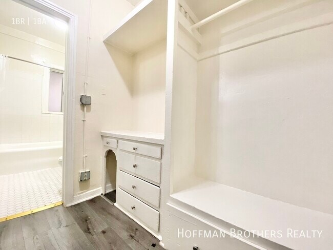 Foto del edificio - 425 S Grand View St