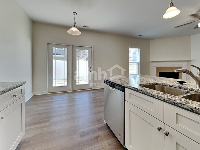 Building Photo - 105 Summer Hill Ct