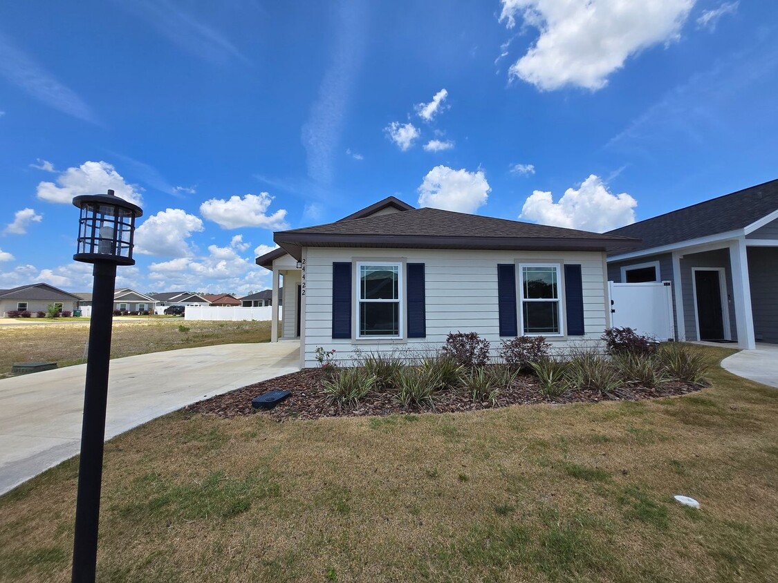 3 Bedroom 2Bath Home In Country Way Square - 3 Bedroom 2Bath  Home In Country Way Square