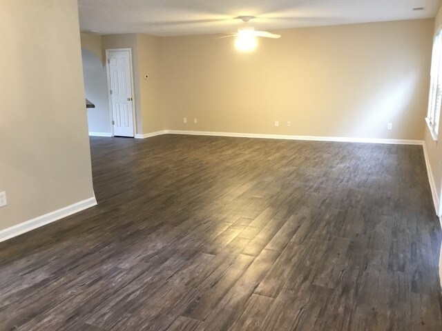 Building Photo - 493 Live Oak Walk