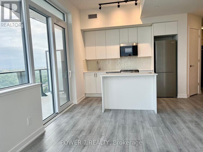 Photo du bâtiment - 15 Ellerslie Ave