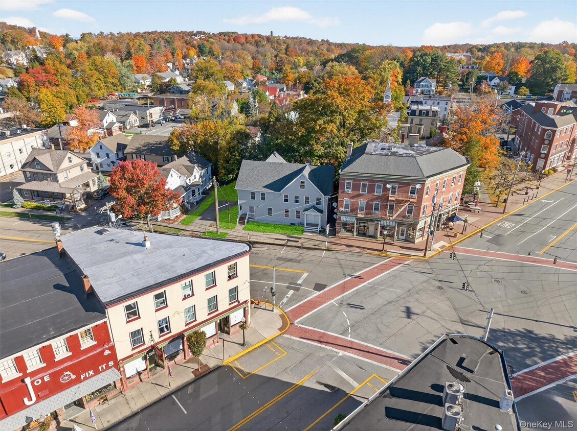 Primary Photo - 12 N Church St