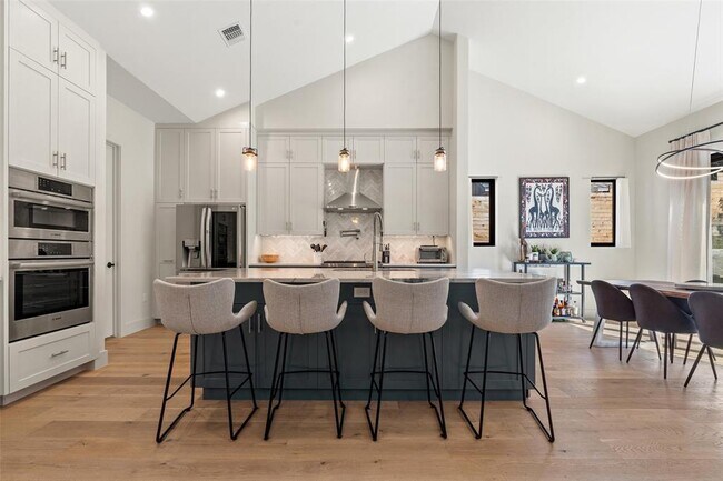 Foto del edificio - 4413 Lareina Dr