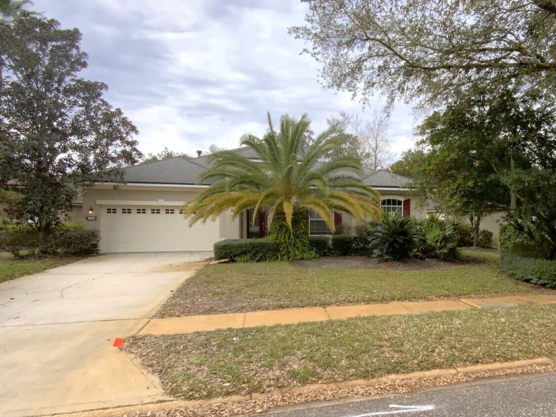 Primary Photo - 153 Oak Common Ave