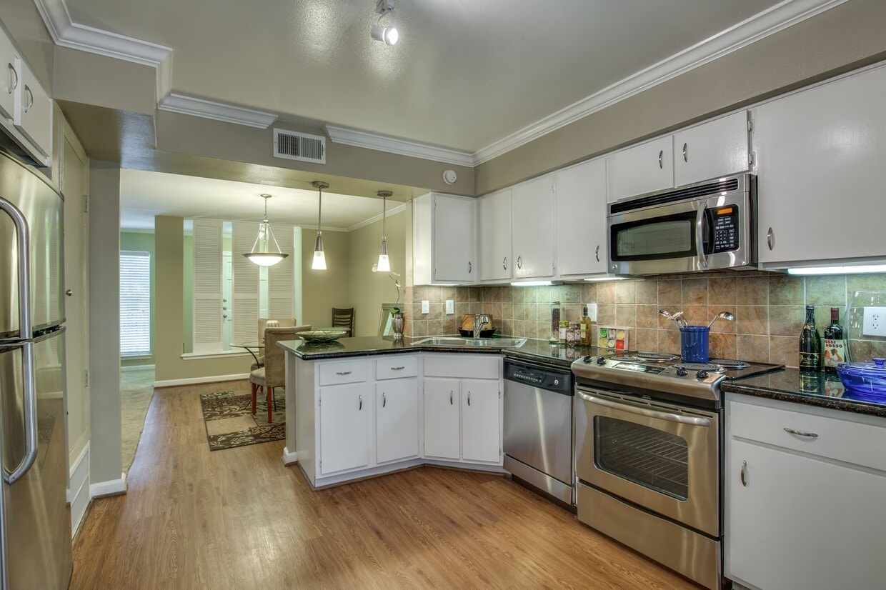 Primary Photo - Spacious 2-Bed in Timeless Style!