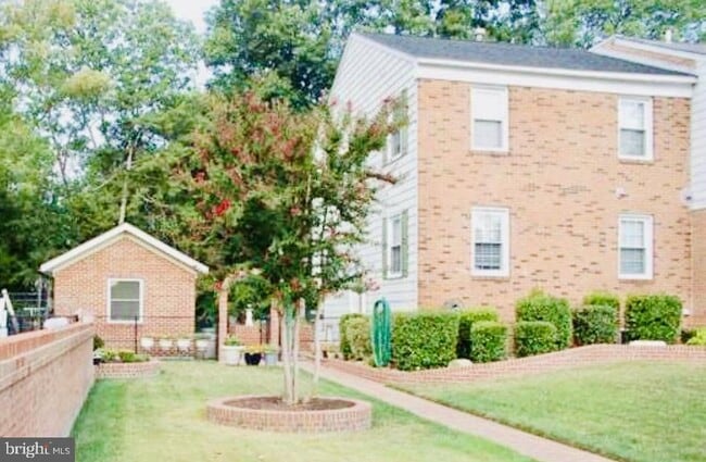 Building Photo - 7458 Colton Ln