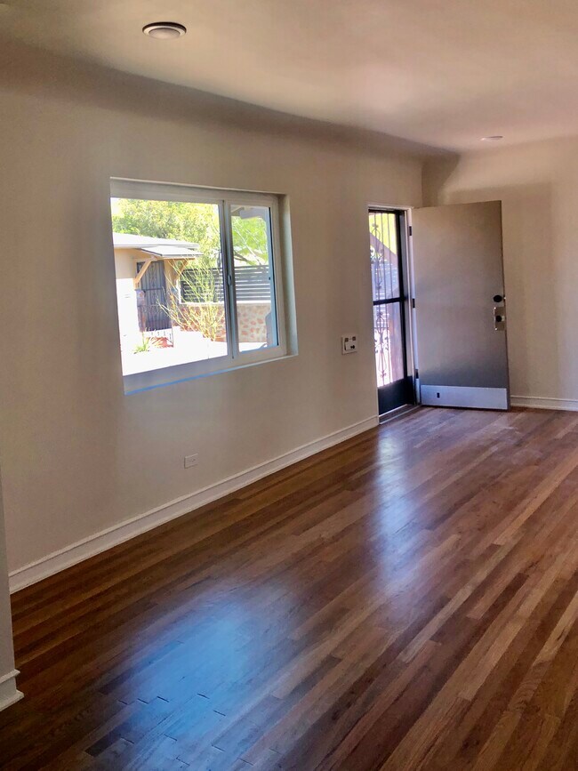 Foto del edificio - 310 E Baltimore Dr