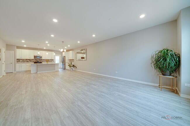 Building Photo - 353 Hoffmann Dr