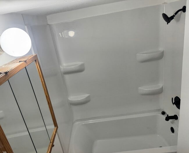 Building Photo - 811 47th St